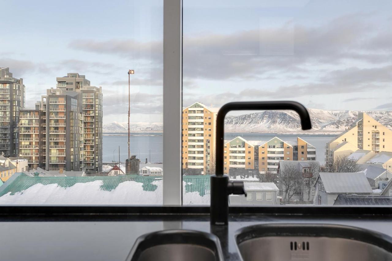 Penthouse Apt On The Shopping Street-Free Parking Reykjavík Esterno foto